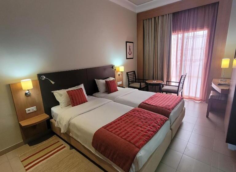 اتاق استاندارد, Tiba