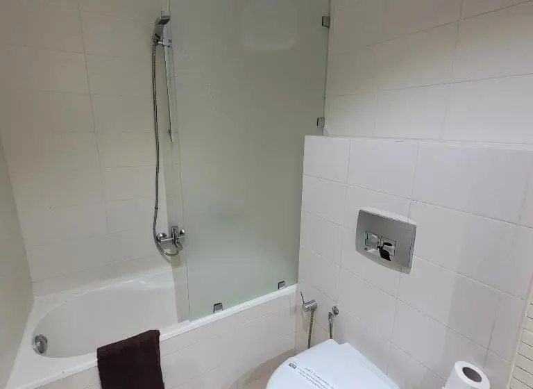 Mini Suite, Tiba