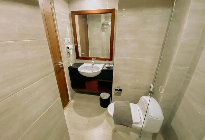 سوییت جونیور, Sapphire Sky Hotel & Conference