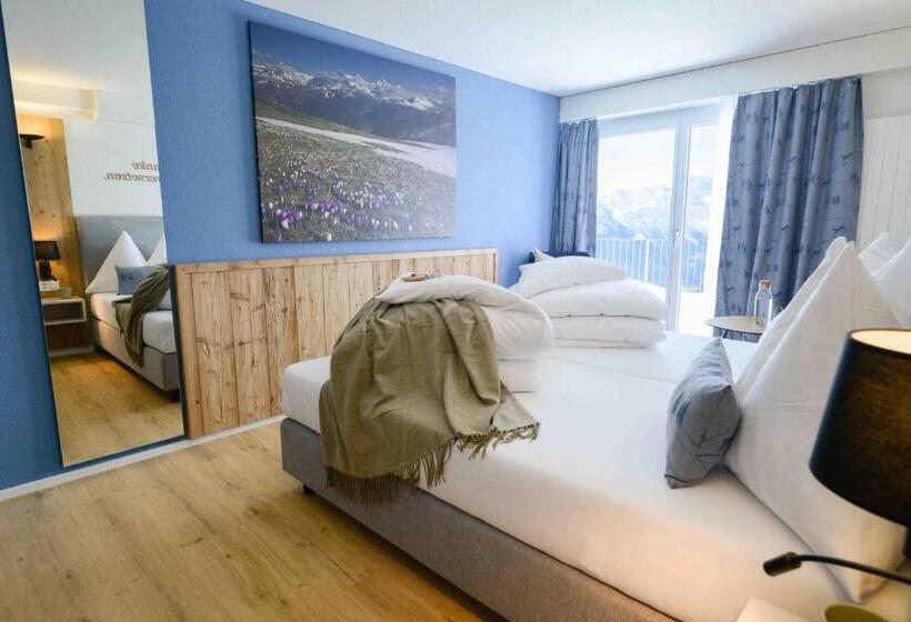 غرفة قياسية مزوَّدة بتراس, Alphotel Biel Kinzig   Access By Cable Car Only!