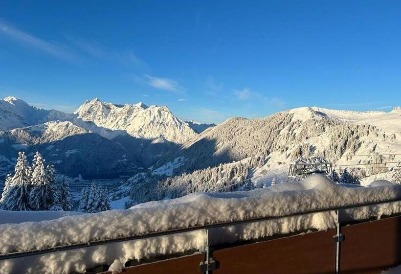 غرفة قياسية مزوَّدة بتراس, Alphotel Biel Kinzig   Access By Cable Car Only!