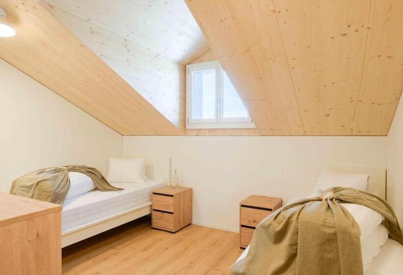 شقة 3 غرف, Alphotel Biel Kinzig   Access By Cable Car Only!