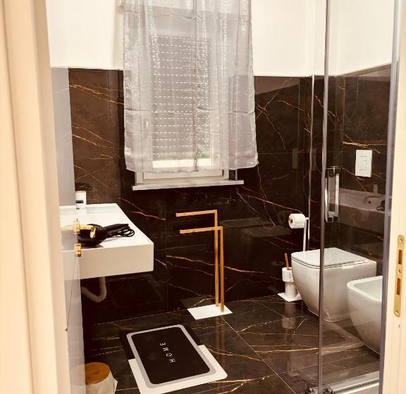 اتاق سه نفره دلوکس با چشم‌انداز دریا, B&b A Un Passo Dal Mare