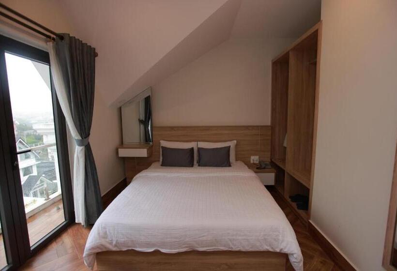 اتاق استاندارد یک نفره, Lamour