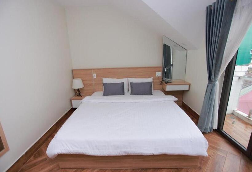 اتاق استاندارد یک نفره, Lamour