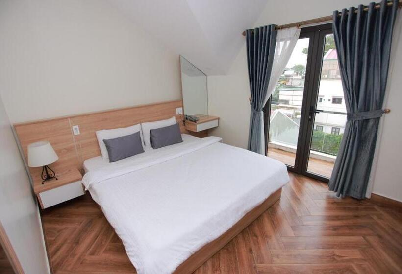 اتاق استاندارد یک نفره, Lamour