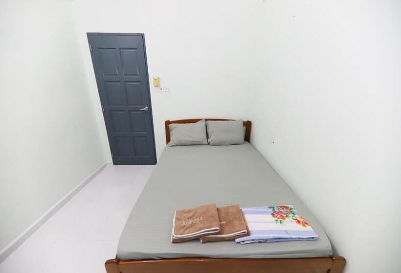Номер Deluxe, Oyo 91004 Homestay Masjid At Taqwa