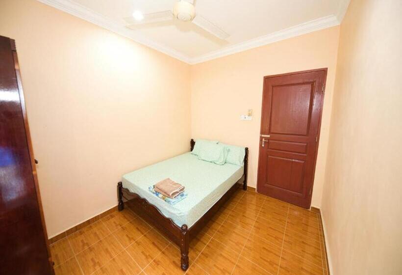 Апартаменты 3 Спальни, Oyo 91004 Homestay Masjid At Taqwa