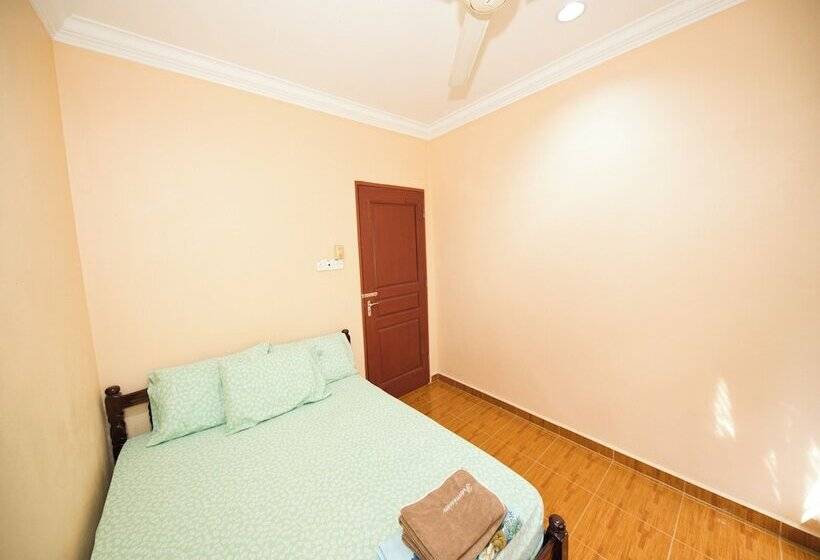 Апартаменты 3 Спальни, Oyo 91004 Homestay Masjid At Taqwa
