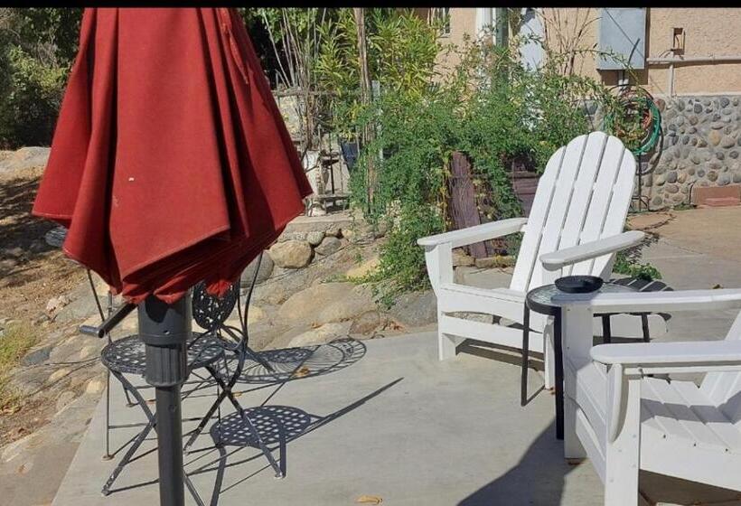 غرفة عائلية, Sequoia River Front Cabins