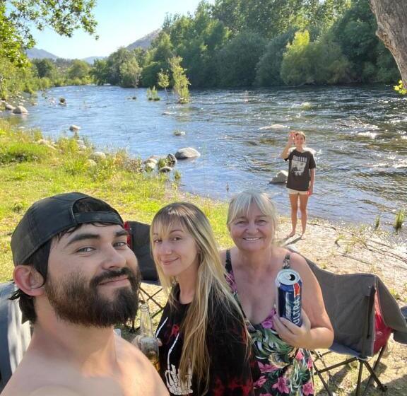 Семейный Номер, Sequoia River Front Cabins