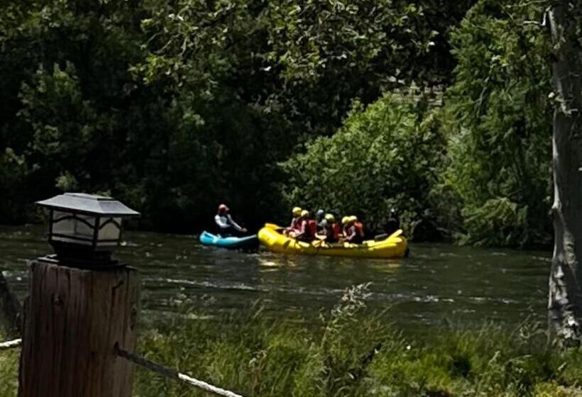 بنجلو قياسى, Sequoia River Front Cabins