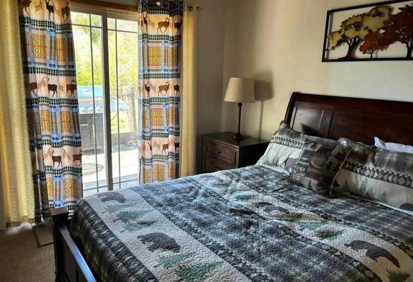 带2个卧室的公寓, Sequoia River Front Cabins