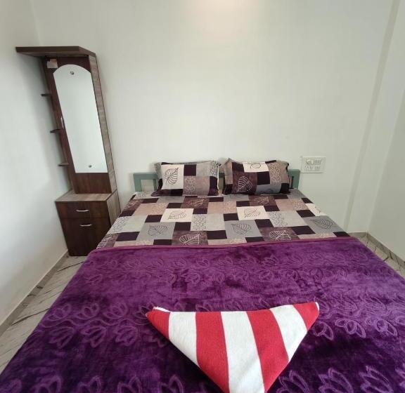 デラックスルーム, Shri Resort & Lodging