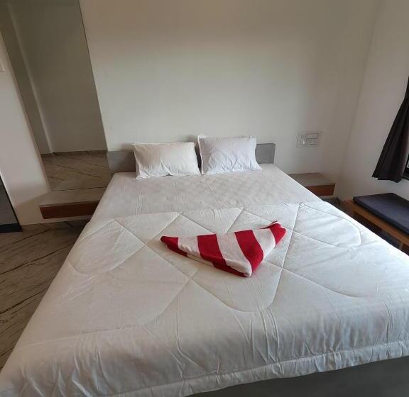 Номер Deluxe, Shri Resort & Lodging