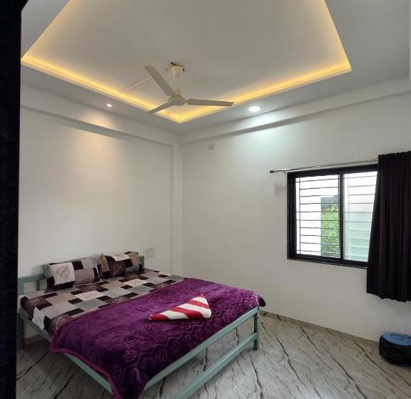 デラックスルーム, Shri Resort & Lodging