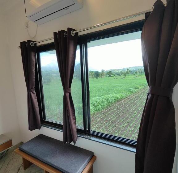 スーペリアールーム, Shri Resort & Lodging