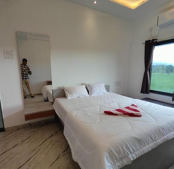 スーペリアールーム, Shri Resort & Lodging