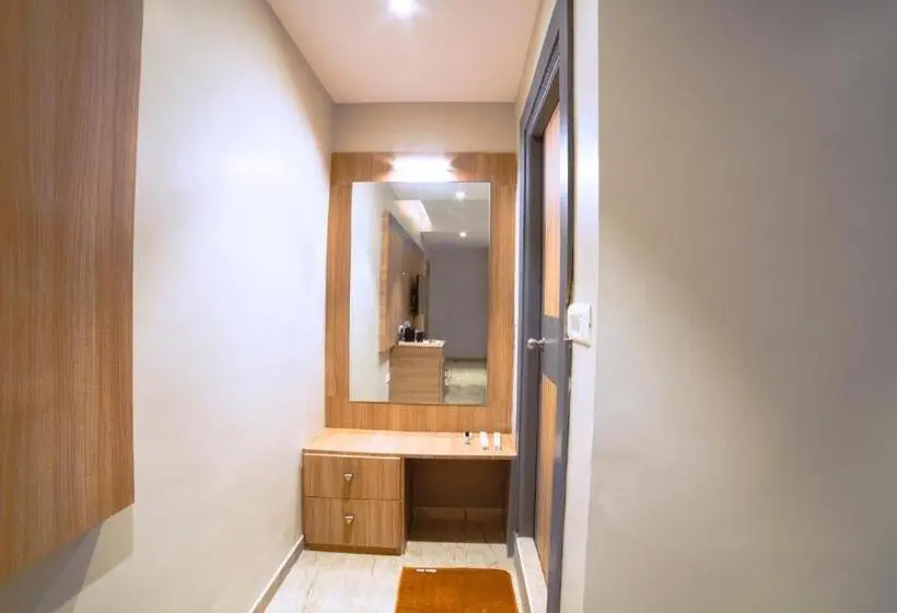 デラックスルーム, Oviya Hotels