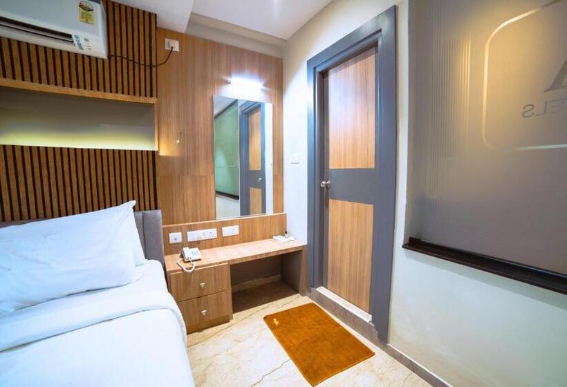 סוויטה, Oviya Hotels