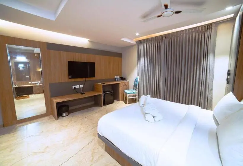 スイート, Oviya Hotels