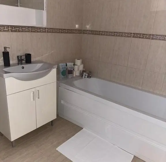 آپارتمان 2 خوابه با بالکن, Apartament S Moise