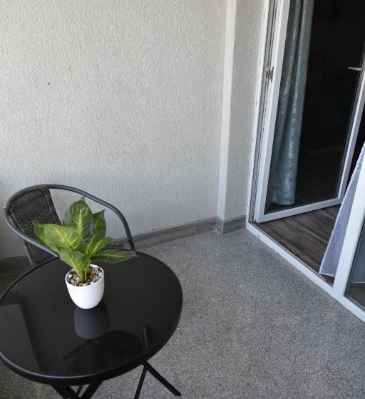 Апартаменты 2 Спальни с Балконом, Apartament S Moise