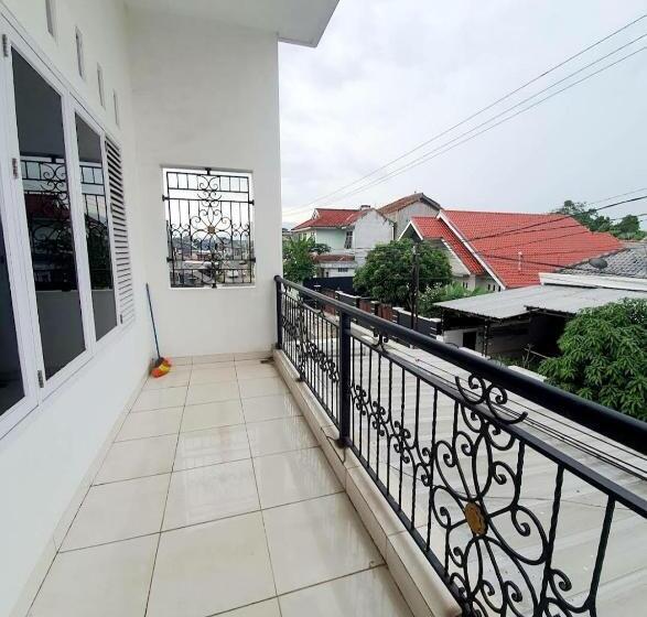 Номер Стандарт, Ibuku Kost Khusus Wanita