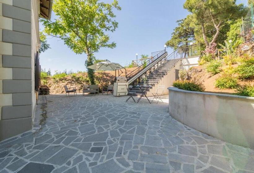 חדר סטנדרט עם מיטת קינג, Lake Lovers Lodge