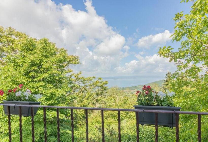 סוויטת ג'וניור עם טרסה, Lake Lovers Lodge