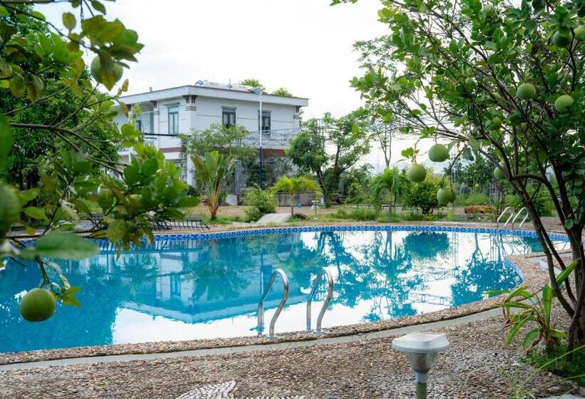 اتاق استاندارد با چشم‌انداز استخر, Tam Coc Phoenix Hotel & Resort
