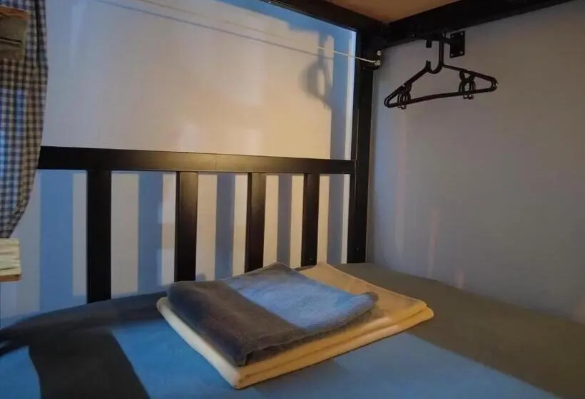 Standard Neljän Hengen Huone, โฟโต้โฮสเทล เบตง Foto Hostel Betong