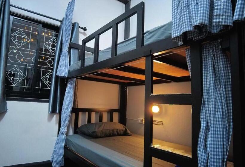 Habitació Quàdruple Estàndard Bany Compartit, โฟโต้โฮสเทล เบตง Foto Hostel Betong