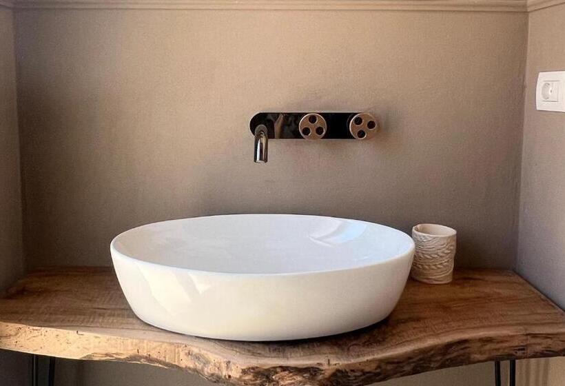 Полулюкс с Балконом, La Carrera