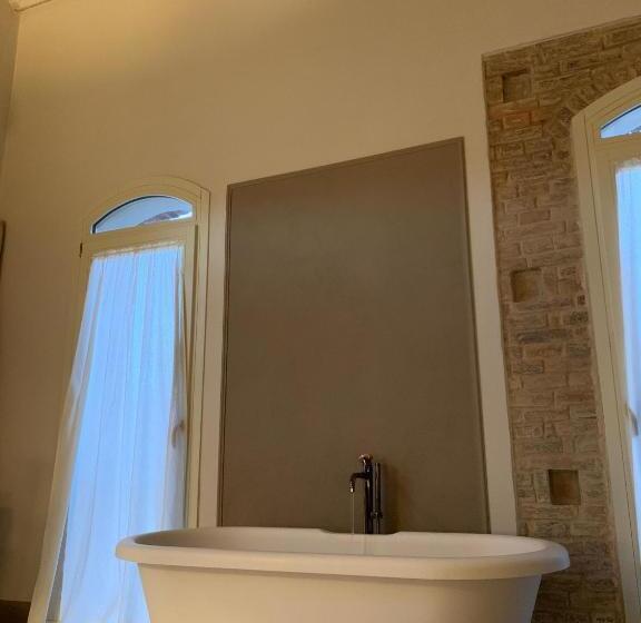 Полулюкс с Балконом, La Carrera