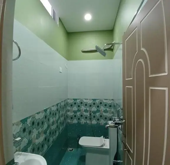 اتاق استاندارد سه نفره, Banjara Inn