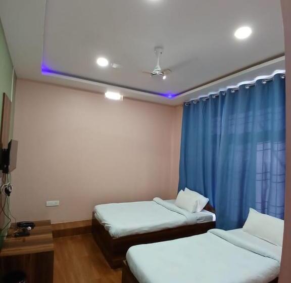 اتاق استاندارد سه نفره, Banjara Inn