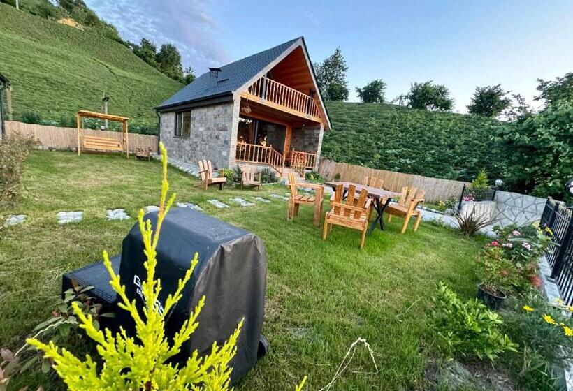 חדר לארבעה סטנדרטי עם מרפסת, Seyregah Dağ Evi