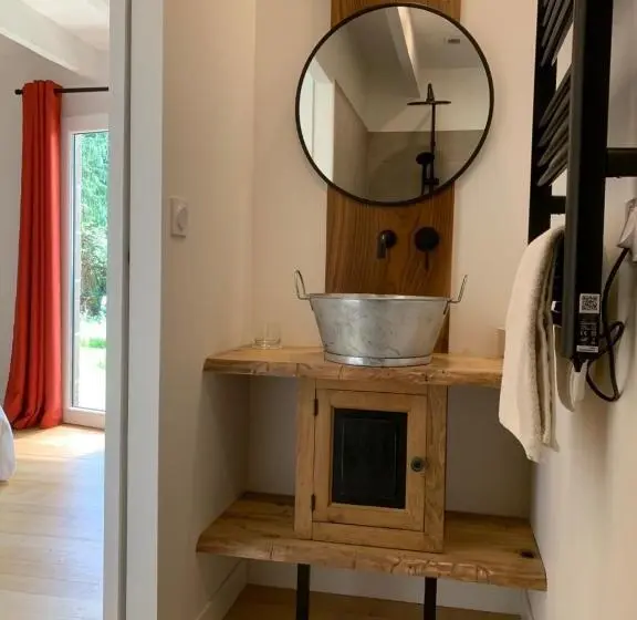 Standard-huone Puutarhanäkymä, Aux Logis De Fonfroide Chez Mylène & David