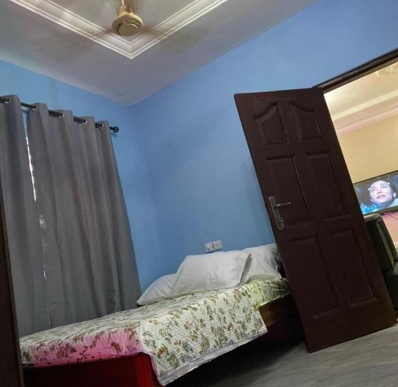 חדר סטנדרט, Franchris