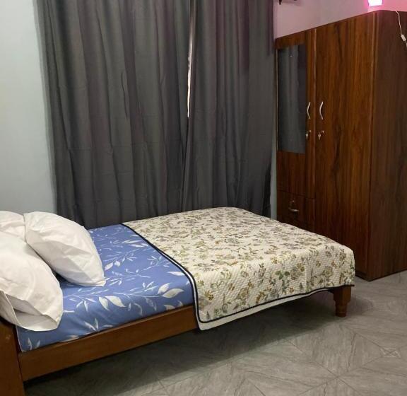 חדר סטנדרט, Franchris