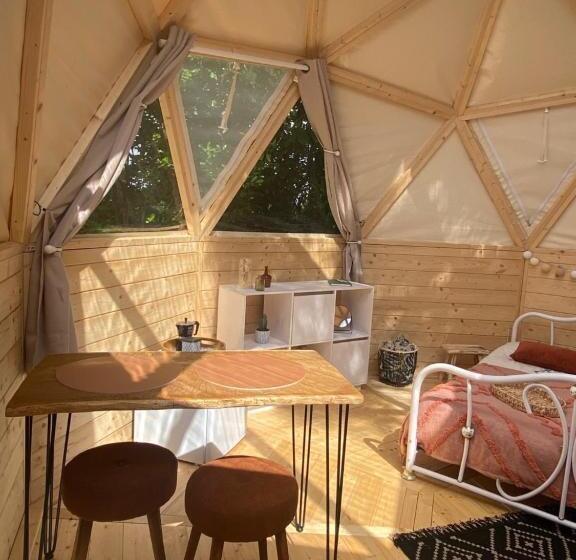 חדר סטנדרט לארבעה, L Enclave Insolite Cabanes Avec Piscine Et Bains Nordiques