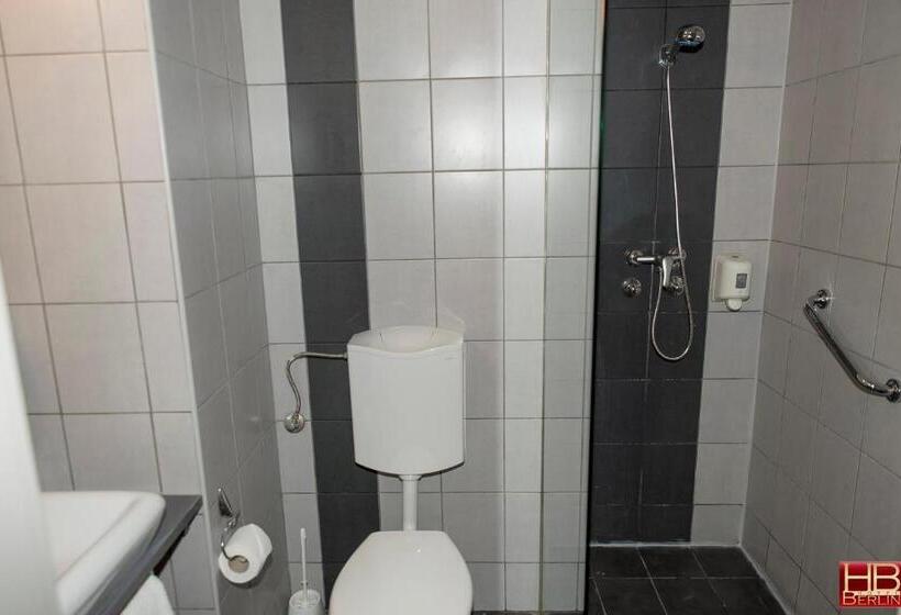 デラックスの4人部屋, Free Parking, Free Breakfast, Only 15 Minutes To City Center