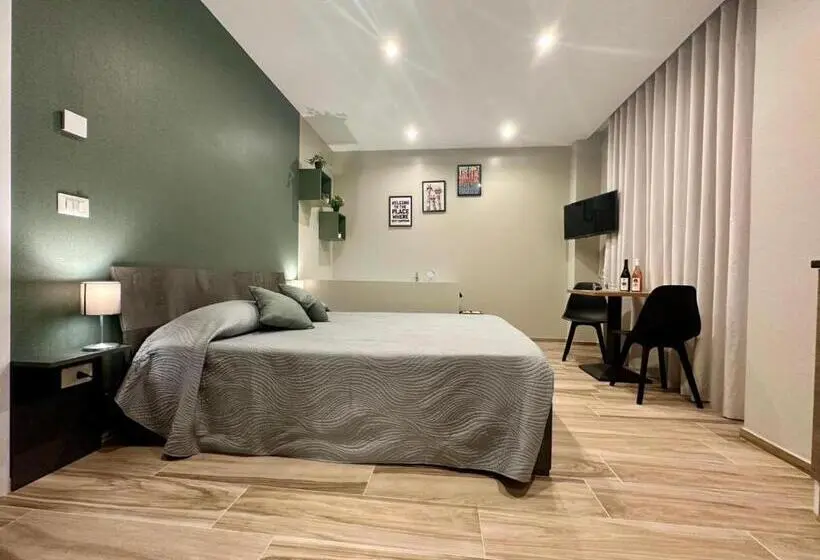 اتاق استاندارد, Qualora Room & Suite