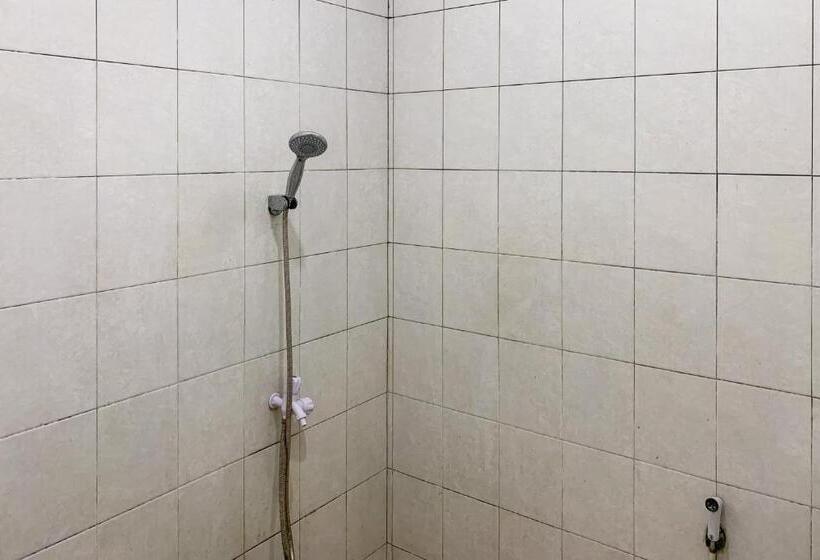 标准间, Pelangi Merak Redpartner