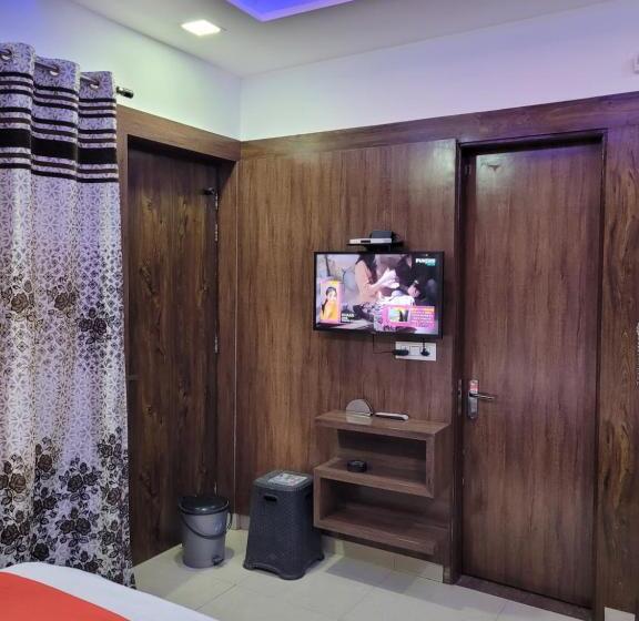 Quarto Deluxe, Vyom Vilas