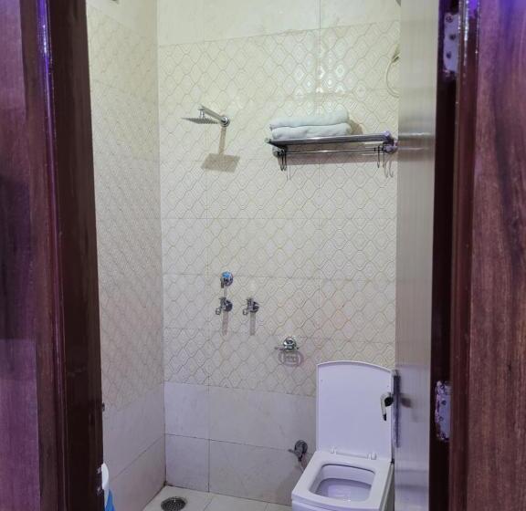 Quarto Deluxe, Vyom Vilas