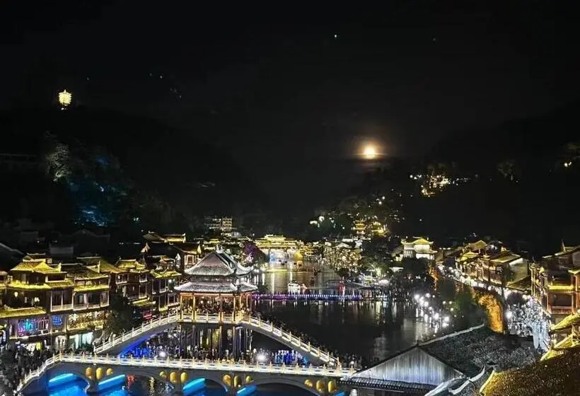 スタンダードルーム, 聚贤居客栈 Fenghuang Juxianju Inn