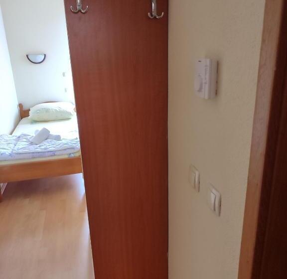 اتاق استاندارد سه تخته با بالکن, Rooms Zdravko And Nevenka Cilic