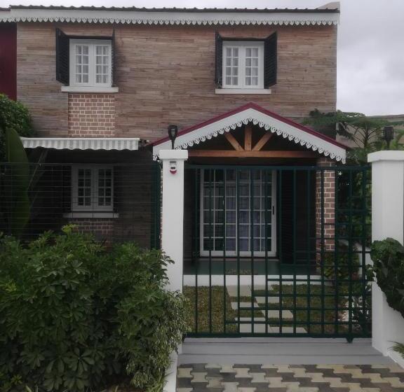 ویلای یک اتاق خوابه با استخر شنا, Résidence La Tonnelle